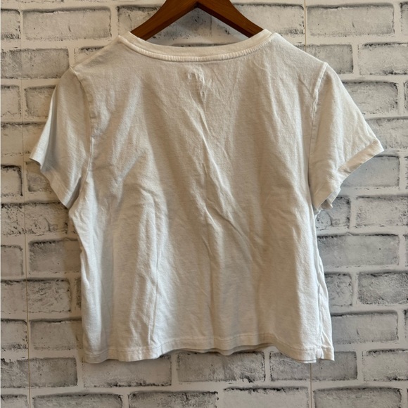 Women’s white Universal Thread cropped short sleeve t-shirt Medium - Picture 2 of 4
